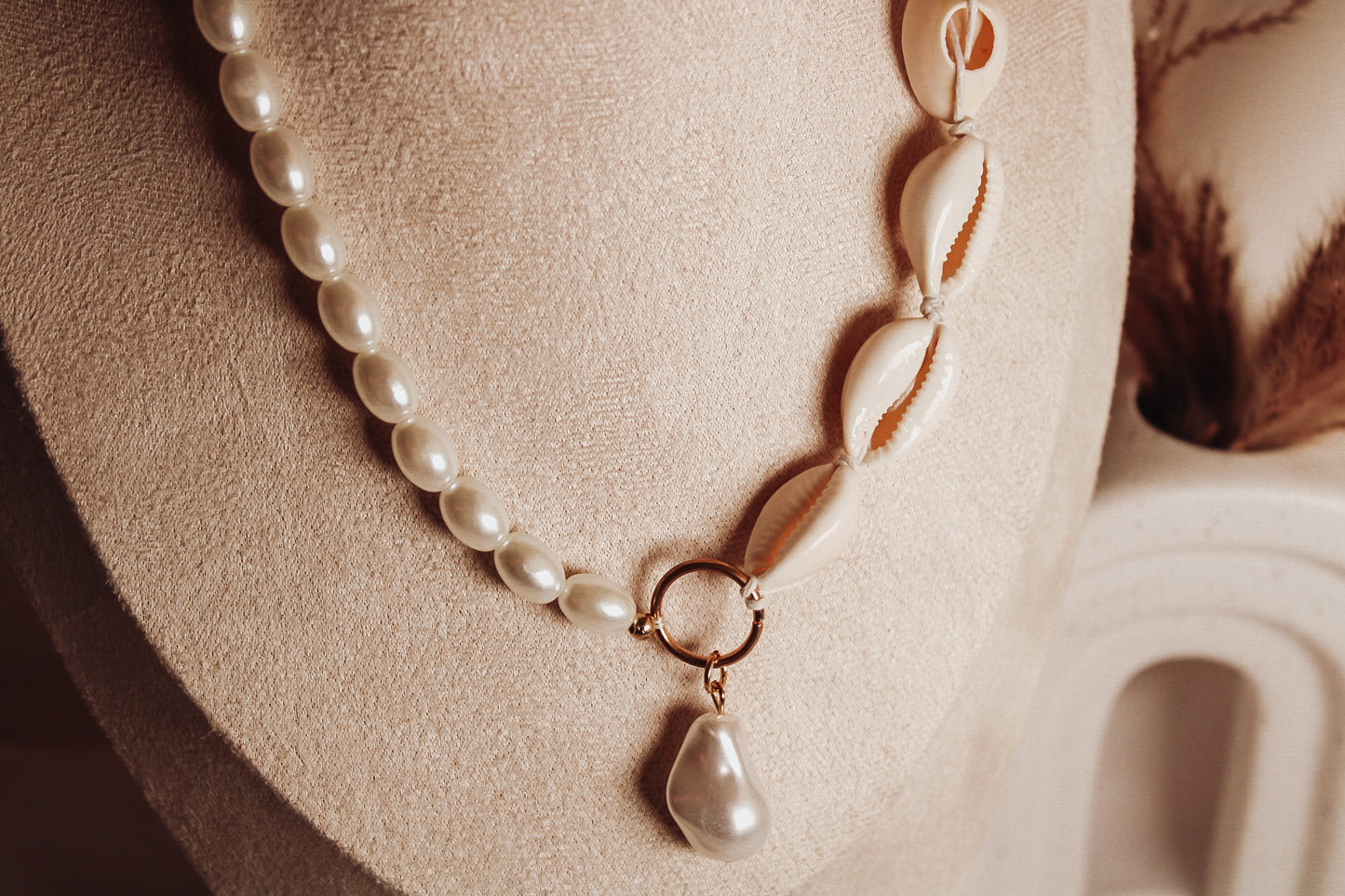 Concha Necklace